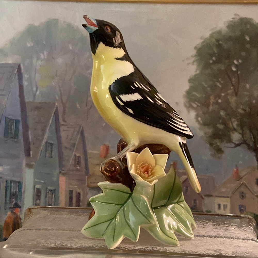 Vintage Baltimore Oriole ceramic bird figurine